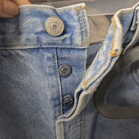 Levis 501 Rigid Blue Jean Shorts Buttonfly Raw Hem Casual Wardrobe staple basic - Picture 3 of 11